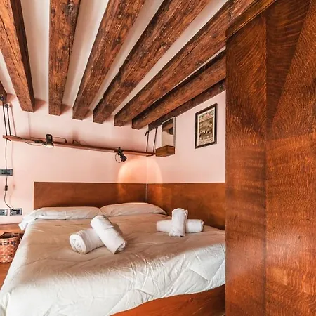 Apartment Dreaming On The Water