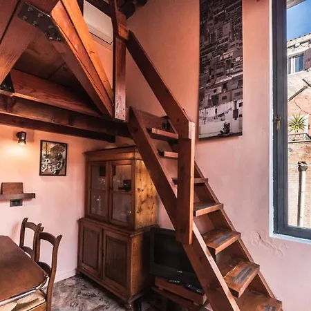 Dreaming On The Water 威尼斯